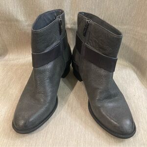 VINCE CAMUTO Sz 7.5 Grey Buckle  Stacked Heel Almond Toe Western Vibe Booties
